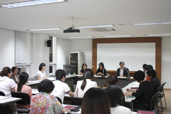 이혼에 따른 재산분할 법제 검토 간담회(2011.8.31)간담회2.JPG