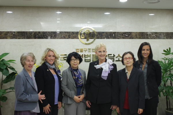 미국 조지아 주 주지사 부인  상담소 방문(2011.10.17)미국 조지아 주 주지사 부인 상담소 방문(2011.10.17).JPG