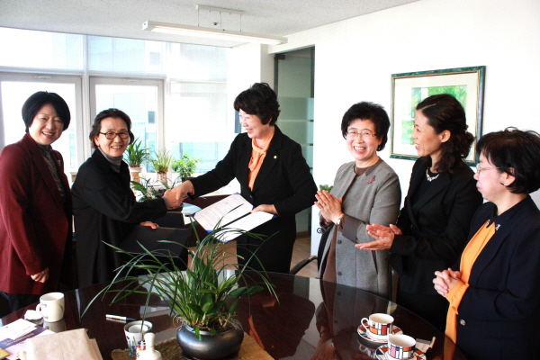전국여성법무사회_한국가정법률상담소 협약식(2014.10.23)전국여성법무사회_상담소 협약식2(2014.10.23).JPG